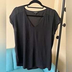 Satin V-Neck Short Cuff Sleeve Gramercy Tee